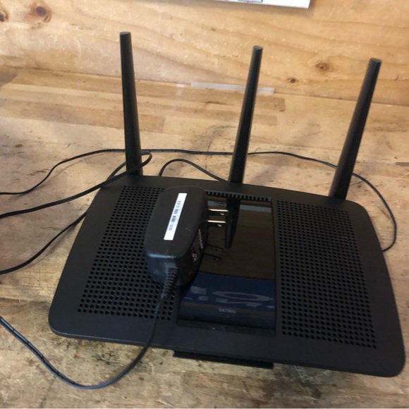 Linksys EA7300 AC1750 MU-MIMO Dual-Band Gigabit Wi-Fi Wireless Router w/ Adapter - Picture 15 of 15